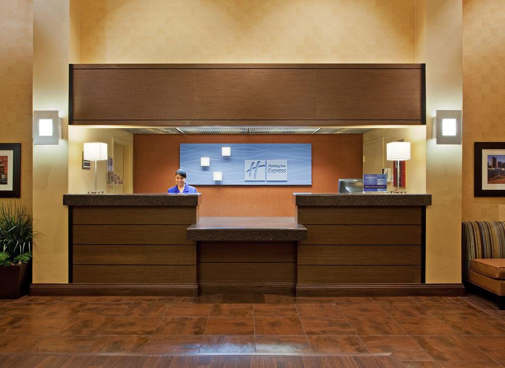 Holiday Inn Express Hotel & Suites Belmont By Ihg Dış mekan fotoğraf
