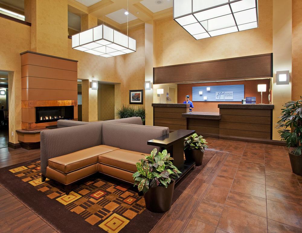 Holiday Inn Express Hotel & Suites Belmont By Ihg Dış mekan fotoğraf
