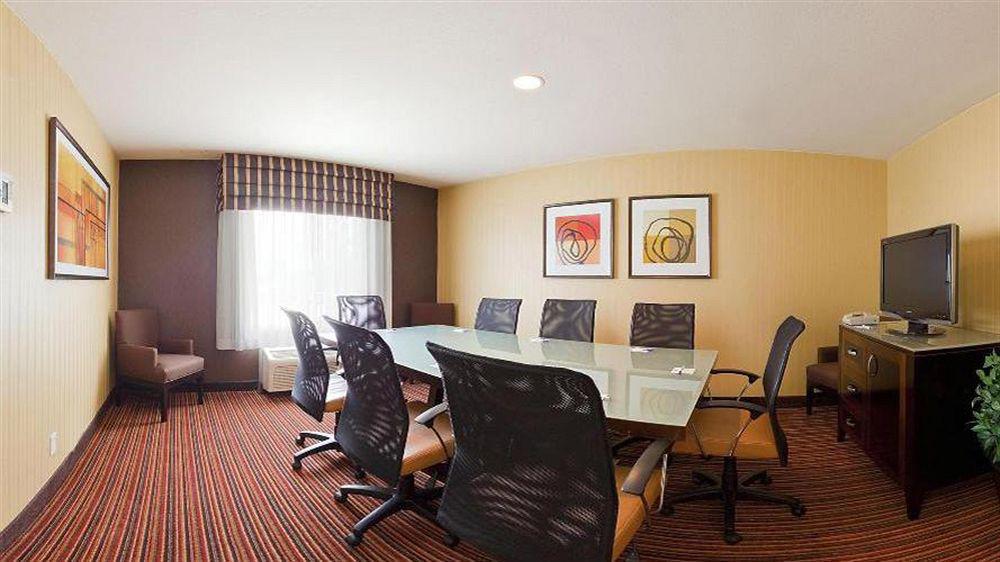 Holiday Inn Express Hotel & Suites Belmont By Ihg Dış mekan fotoğraf