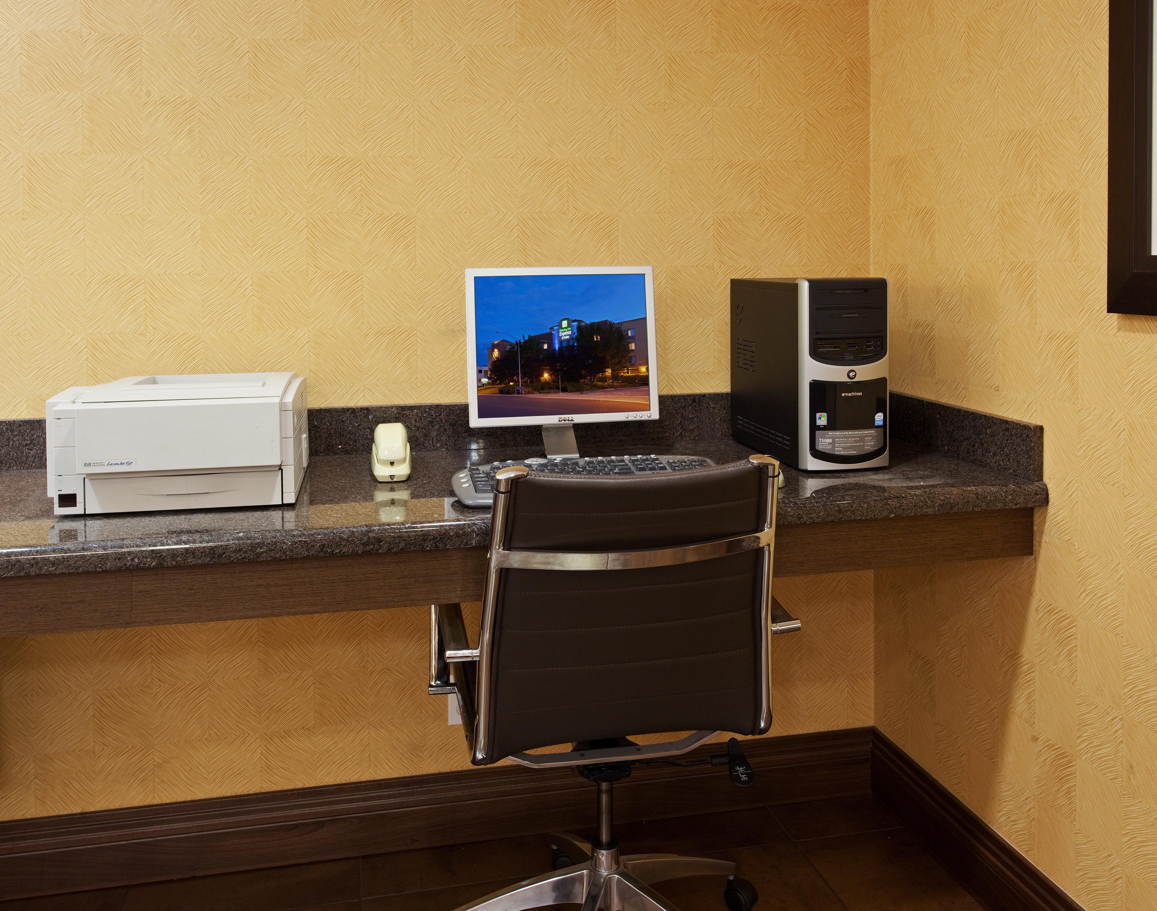 Holiday Inn Express Hotel & Suites Belmont By Ihg Dış mekan fotoğraf
