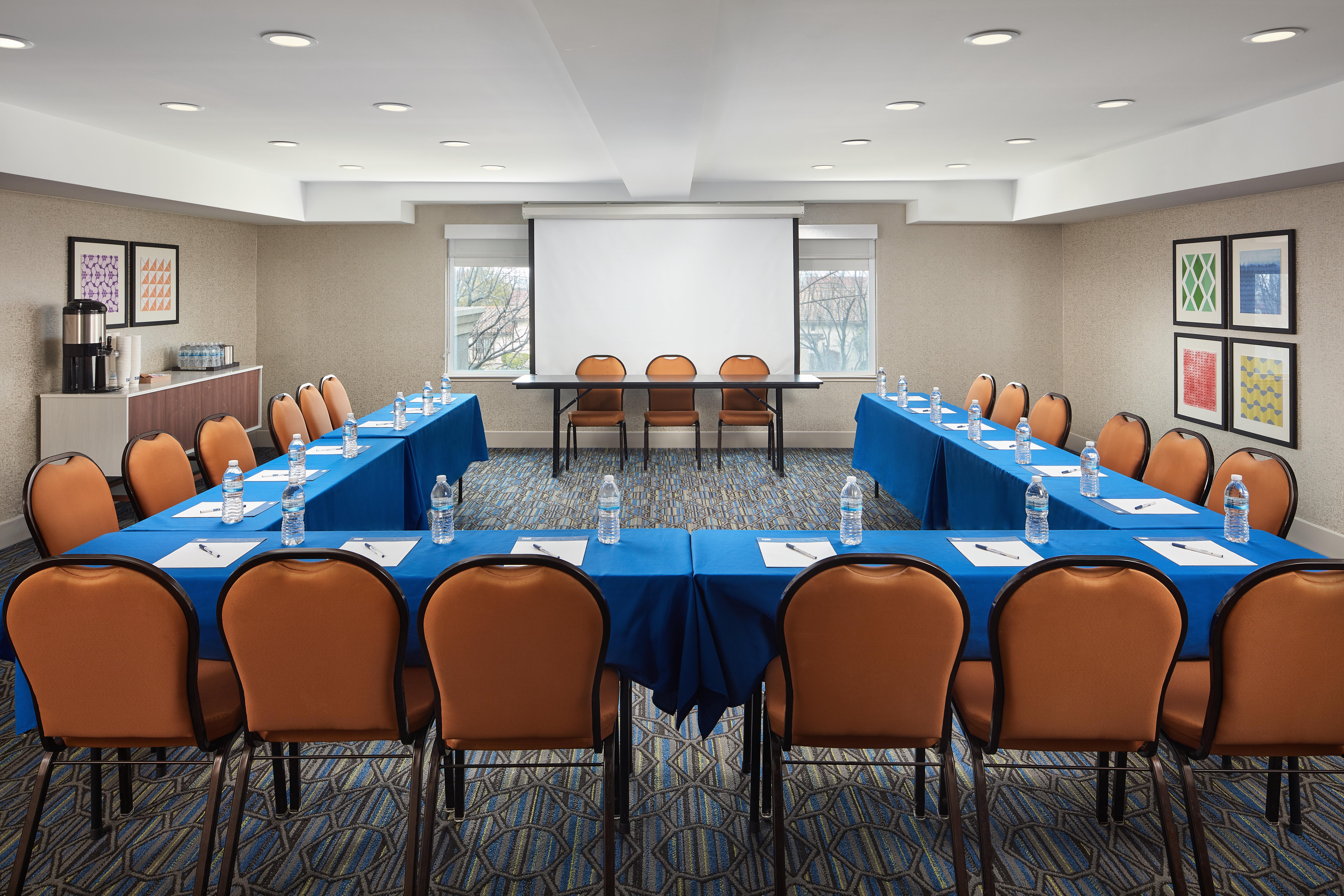 Holiday Inn Express Hotel & Suites Belmont By Ihg Dış mekan fotoğraf