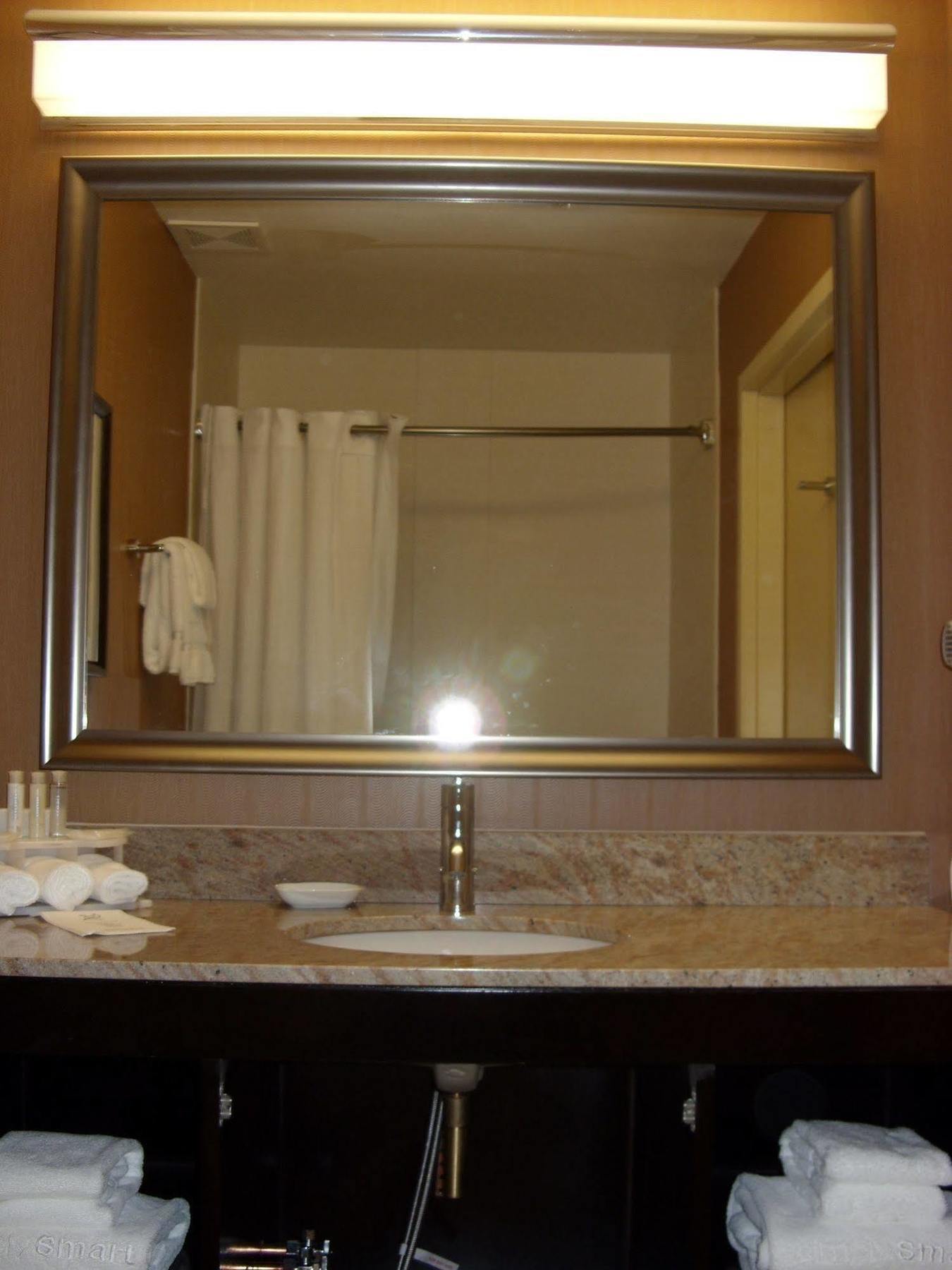 Holiday Inn Express Hotel & Suites Belmont By Ihg Dış mekan fotoğraf