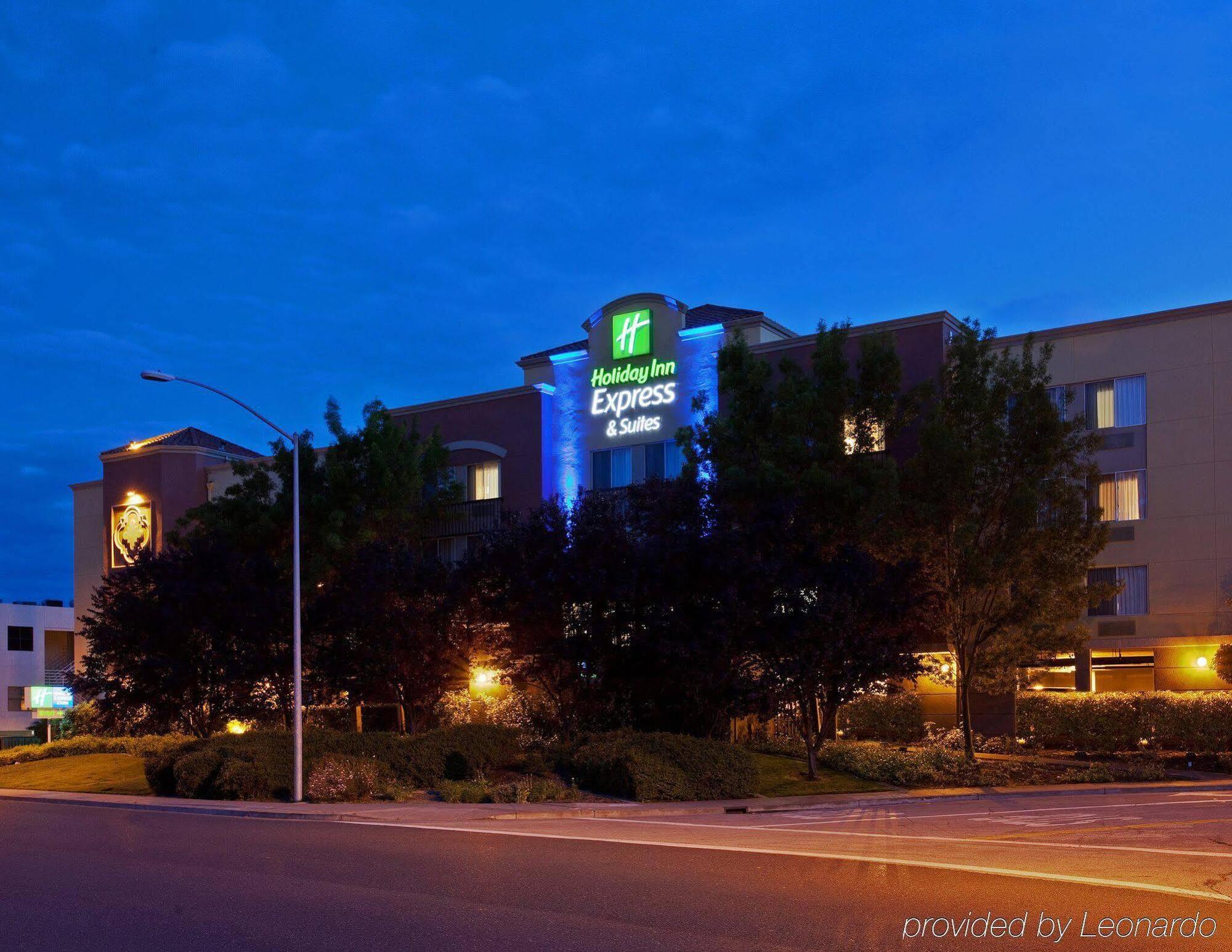 Holiday Inn Express Hotel & Suites Belmont By Ihg Dış mekan fotoğraf